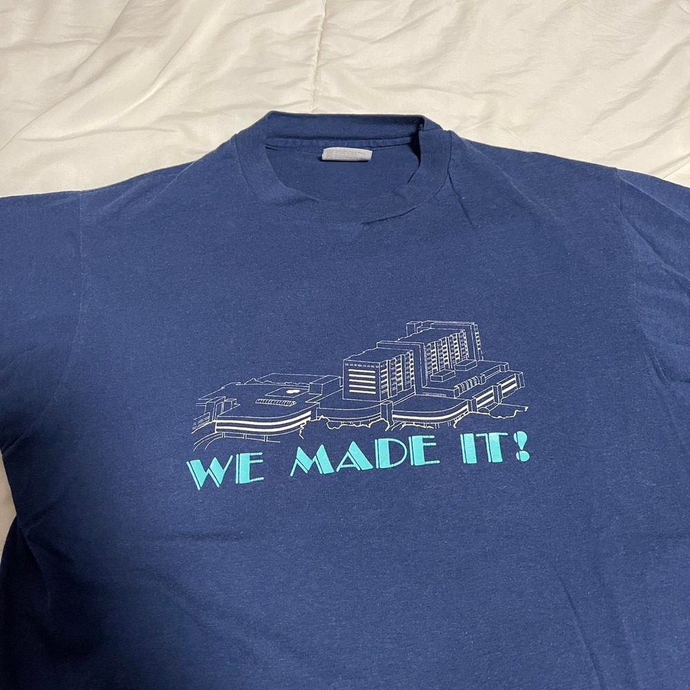 Vintage single stitch "we made it!" graphic tee M‎